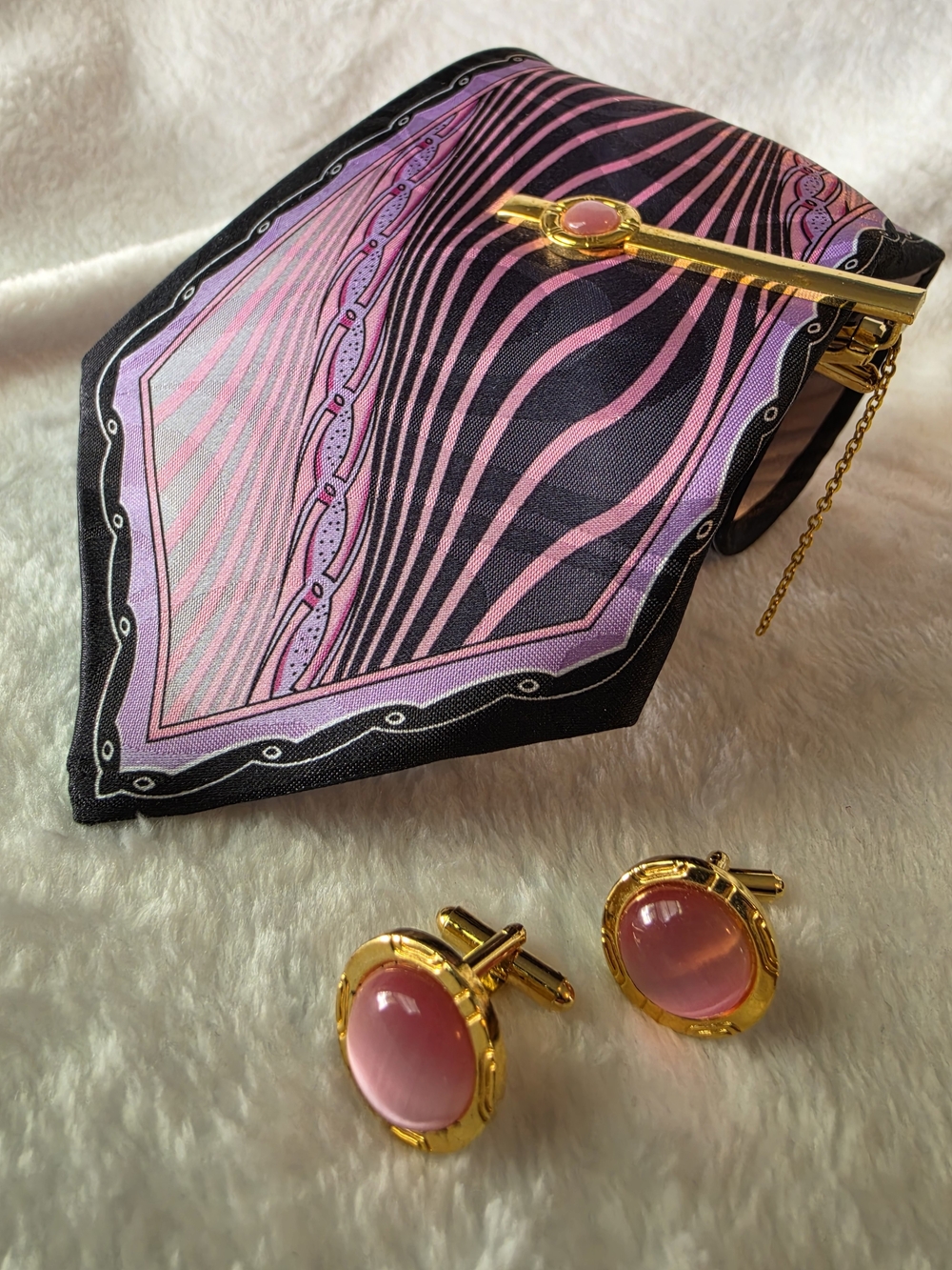 Clericci Tie Set Pink & Black Silk Tie with Gold-Tone Bar And Matching Cufflinks